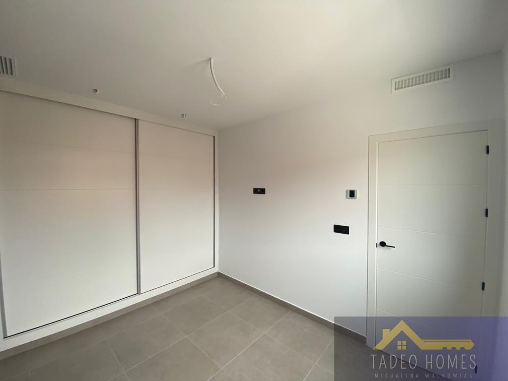 Venta de villa en Los Alcázares