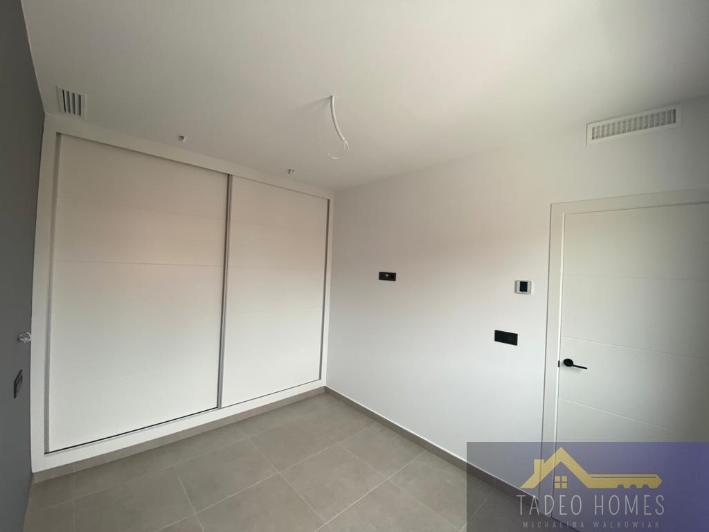 Venta de villa en Los Alcázares