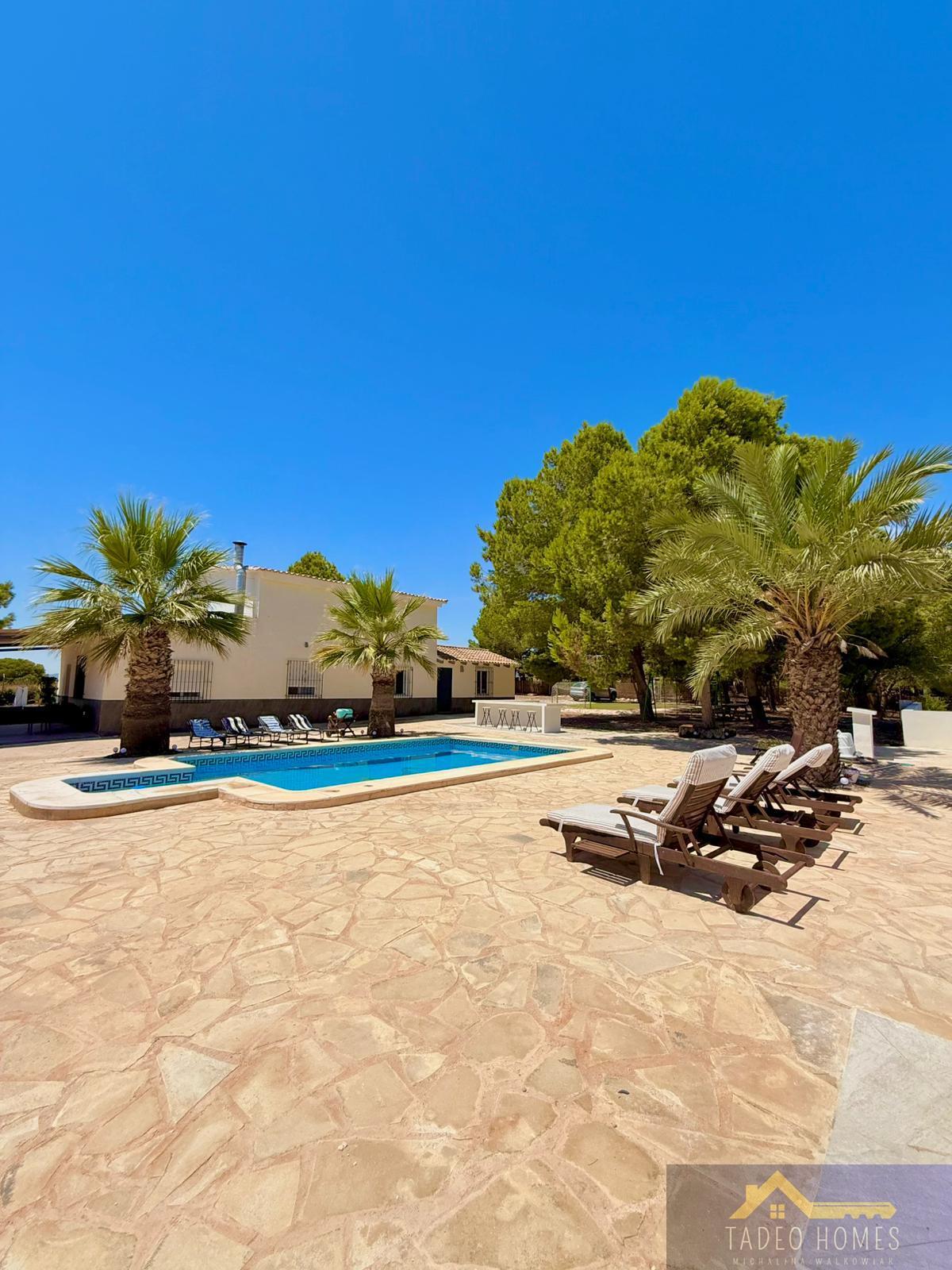 Venta de finca de recreo en Gea y Truyols