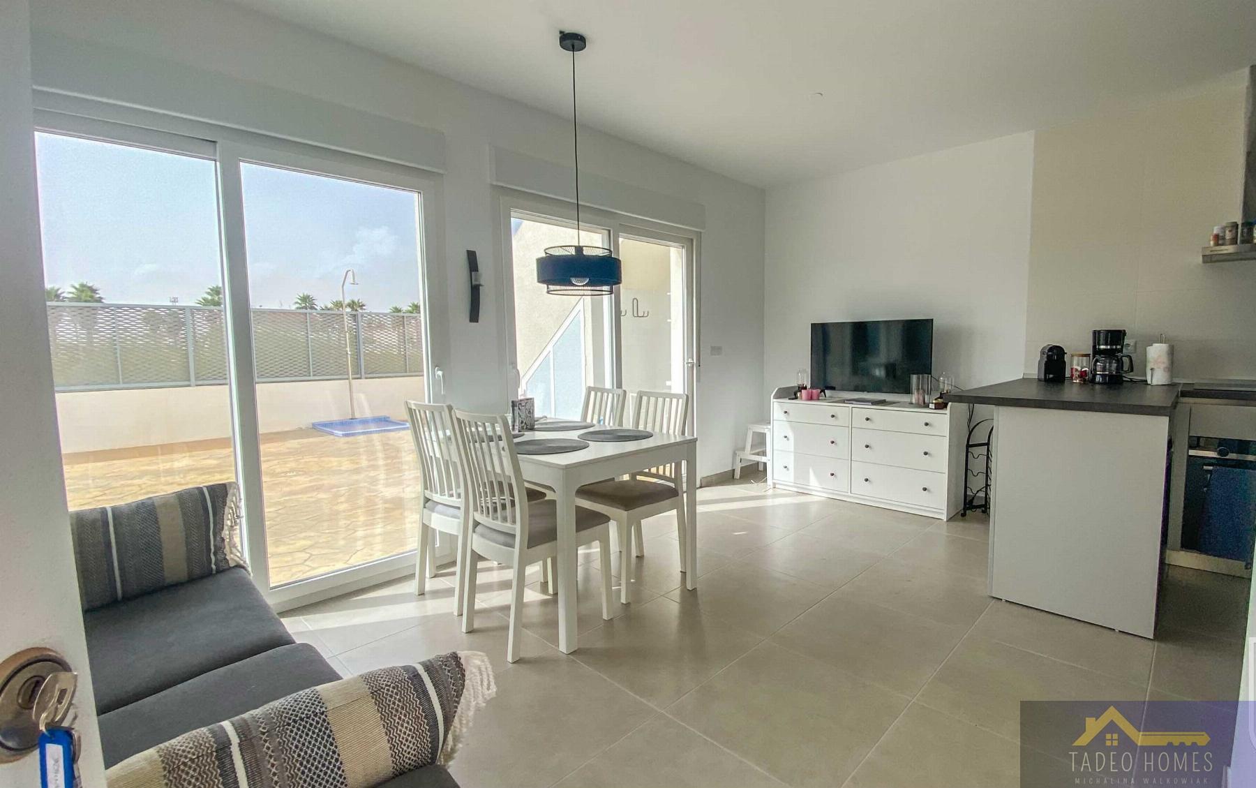 Venta de villa en Los Alcázares
