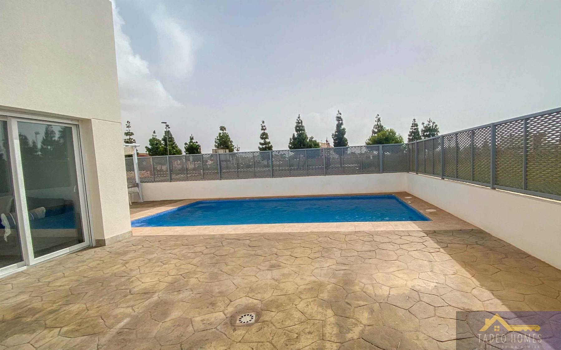 Venta de villa en Los Alcázares