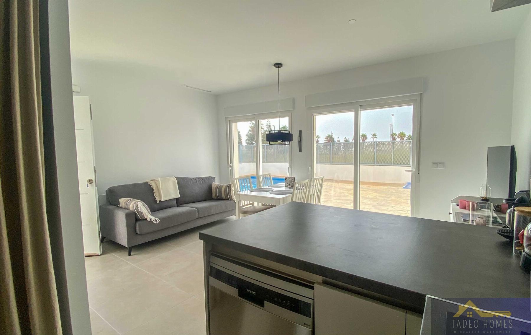 Venta de villa en Los Alcázares