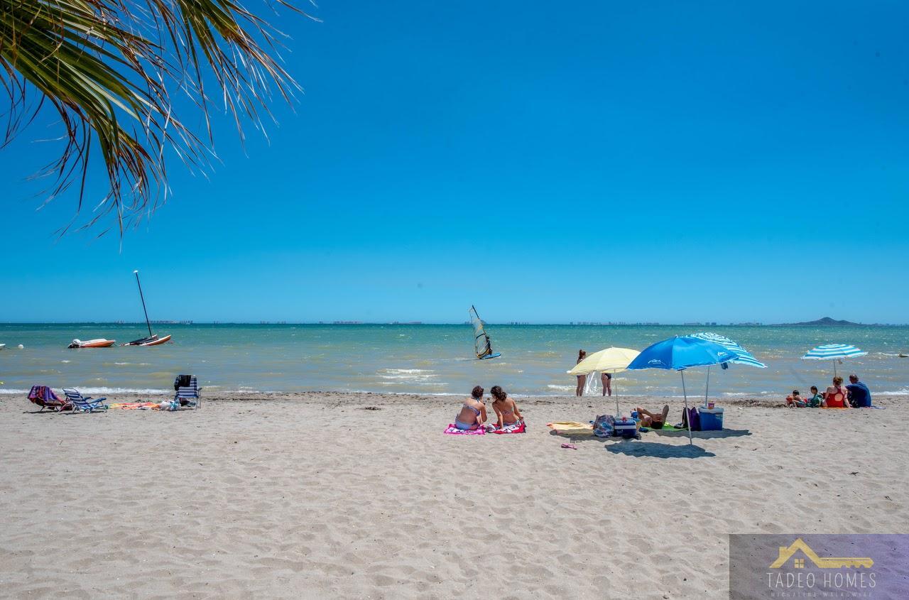 Venta de villa en Los Alcázares