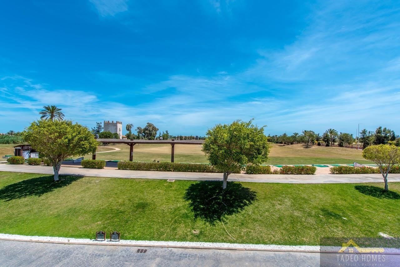 Venta de villa en Los Alcázares