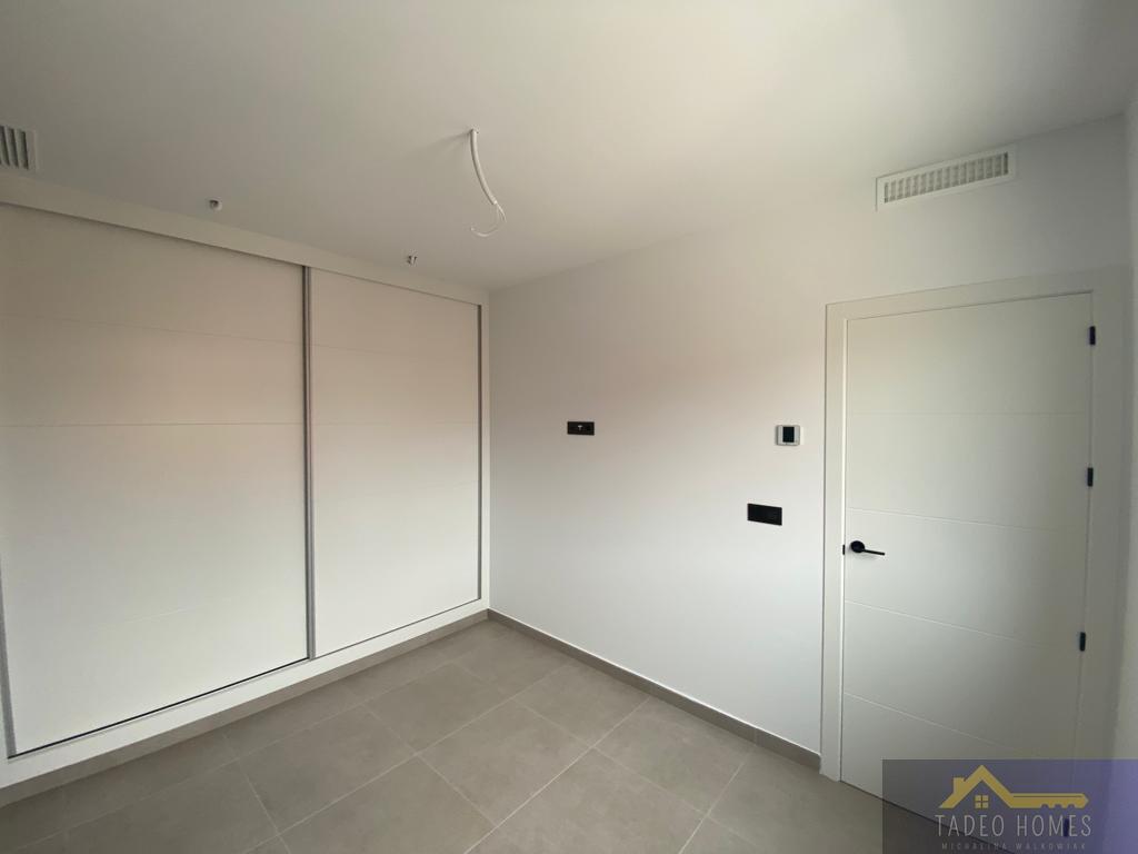 Venta de villa en Los Alcázares