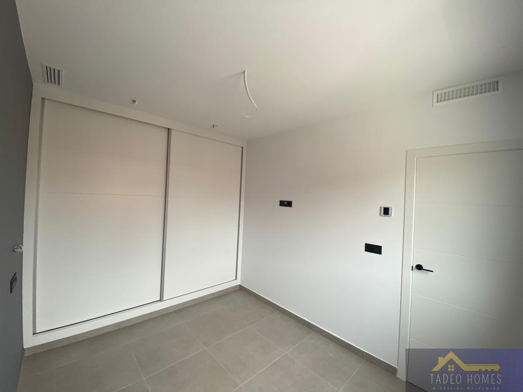 Venta de villa en Los Alcázares