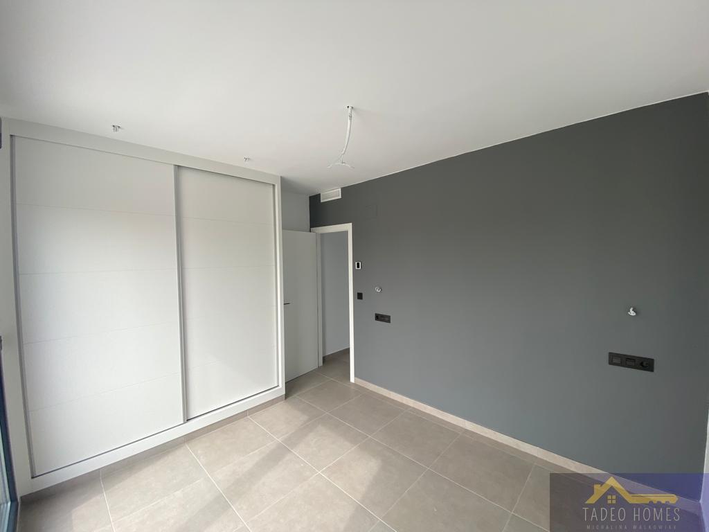 Venta de villa en Los Alcázares