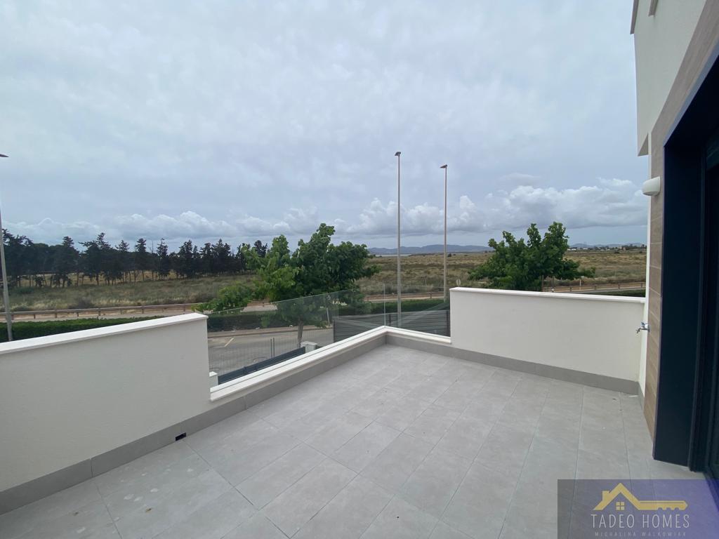 Venta de villa en Los Alcázares