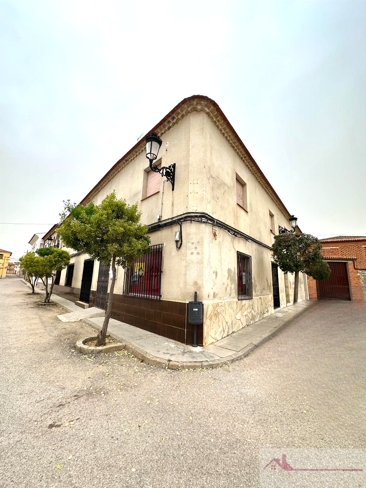Venta de edificio en Santa María del Campo Rus