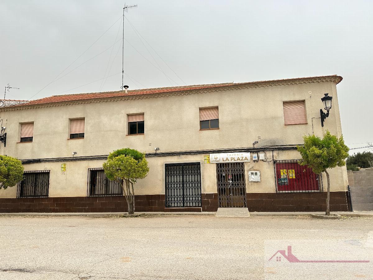 Venta de edificio en Santa María del Campo Rus