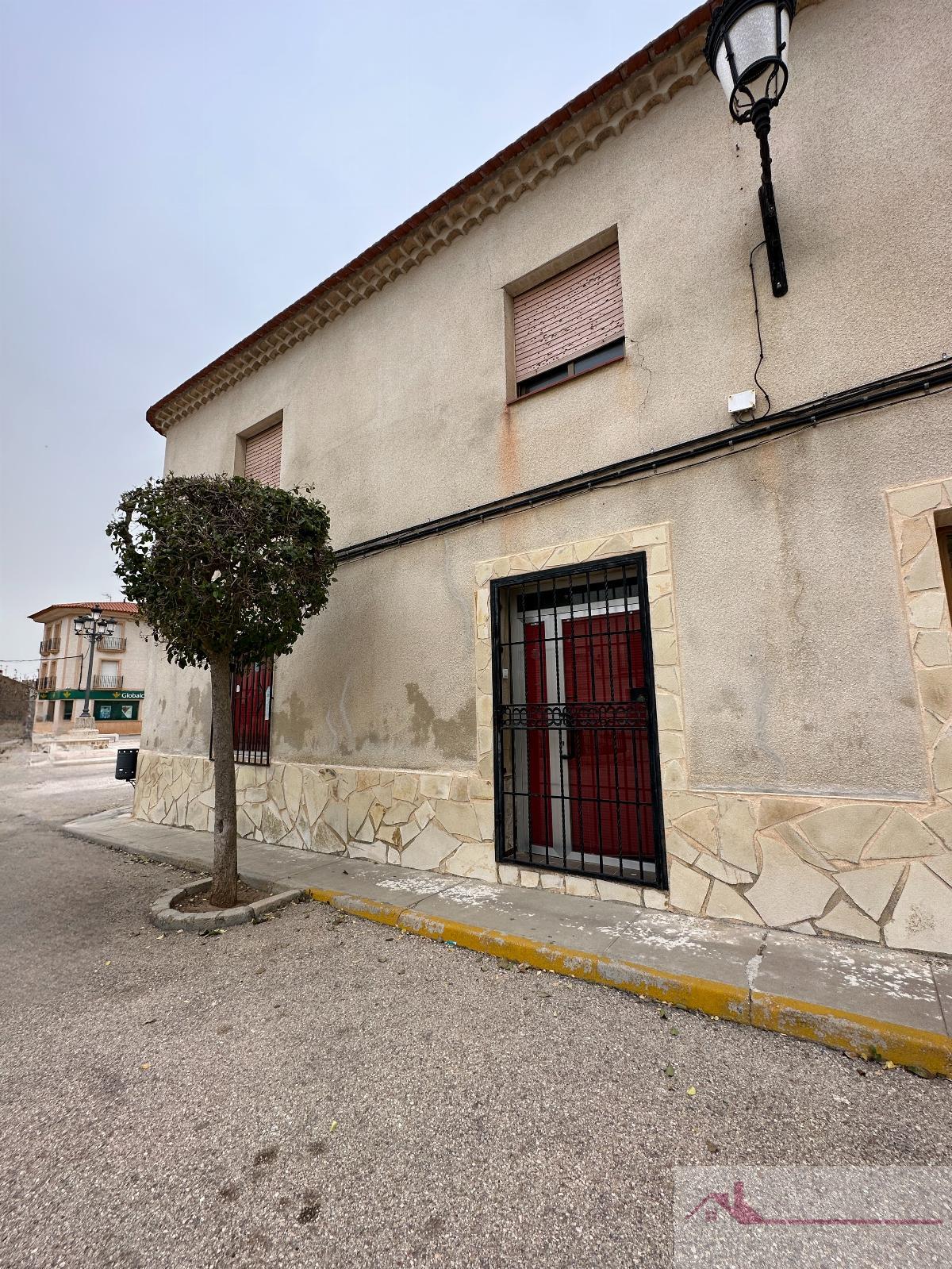 Venta de edificio en Santa María del Campo Rus