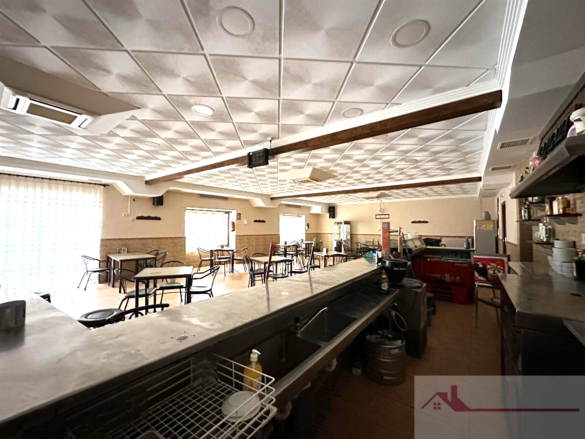 Venta de edificio en Santa María del Campo Rus