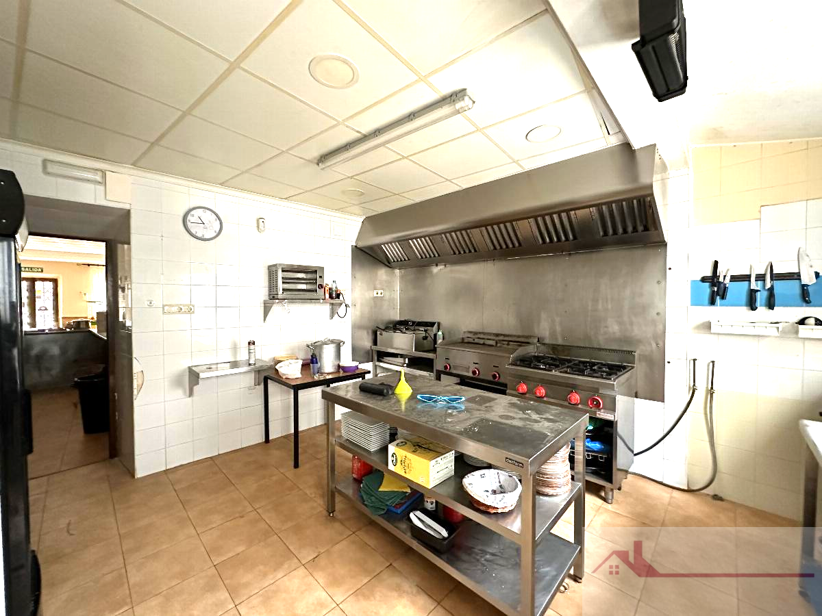 Venta de edificio en Santa María del Campo Rus