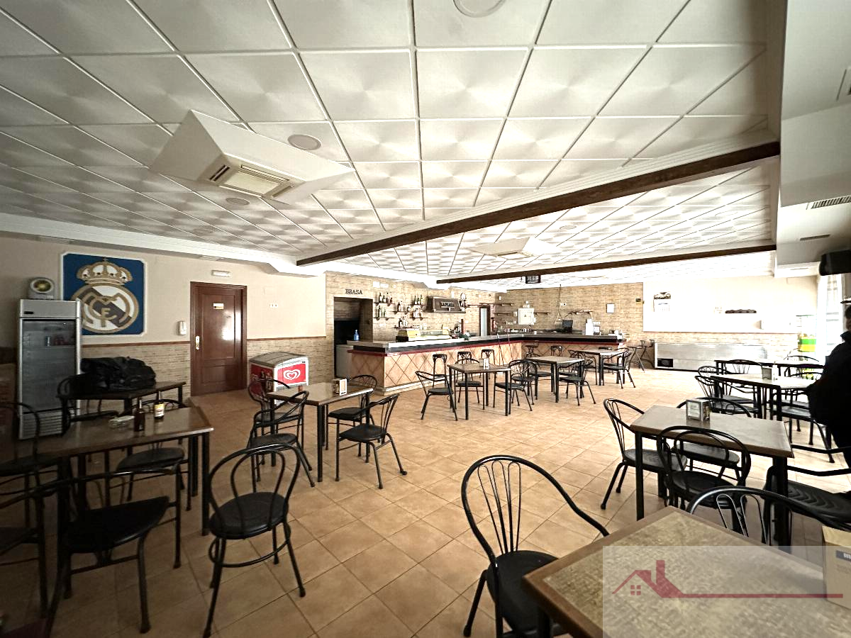 Venta de edificio en Santa María del Campo Rus