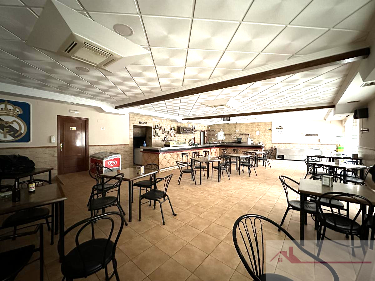 Venta de edificio en Santa María del Campo Rus