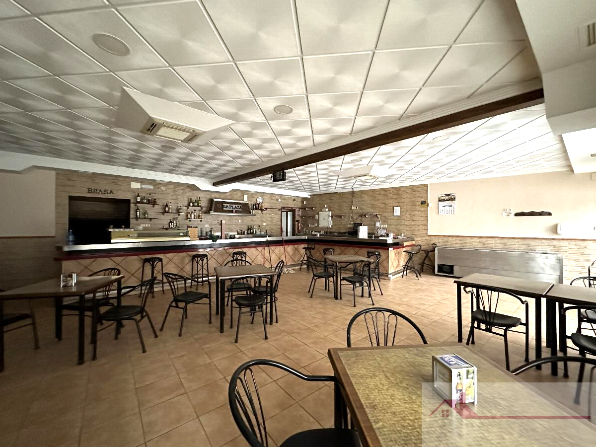 Venta de edificio en Santa María del Campo Rus