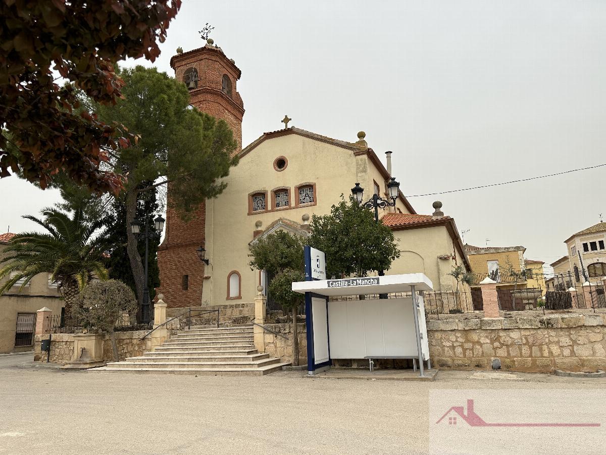 Venta de edificio en Santa María del Campo Rus