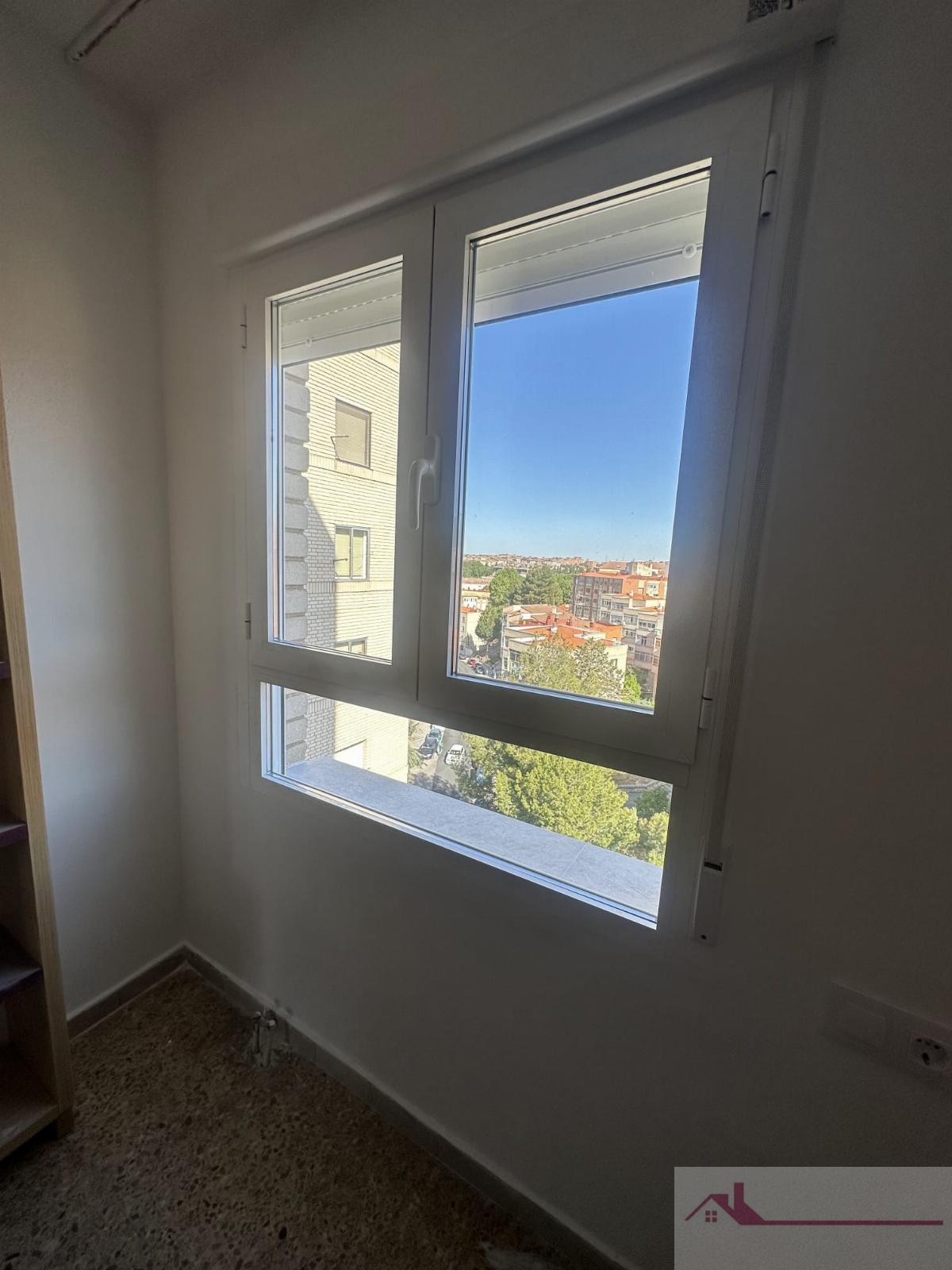 For rent of flat in Cuenca