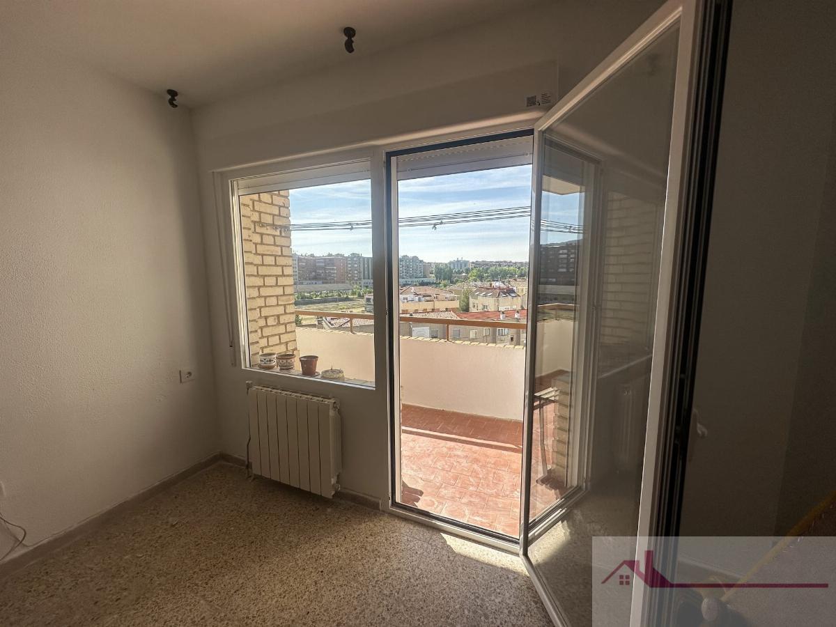 For rent of flat in Cuenca
