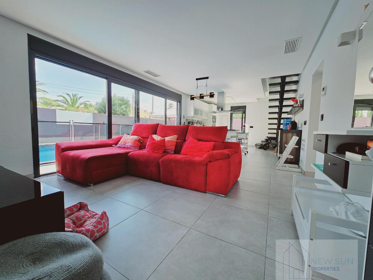 For sale of chalet in Torrevieja