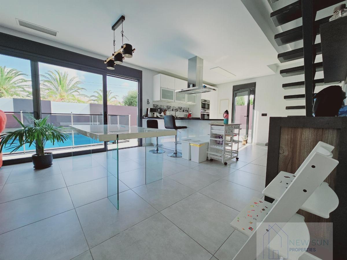 For sale of chalet in Torrevieja