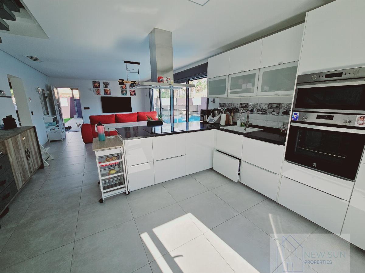 For sale of chalet in Torrevieja