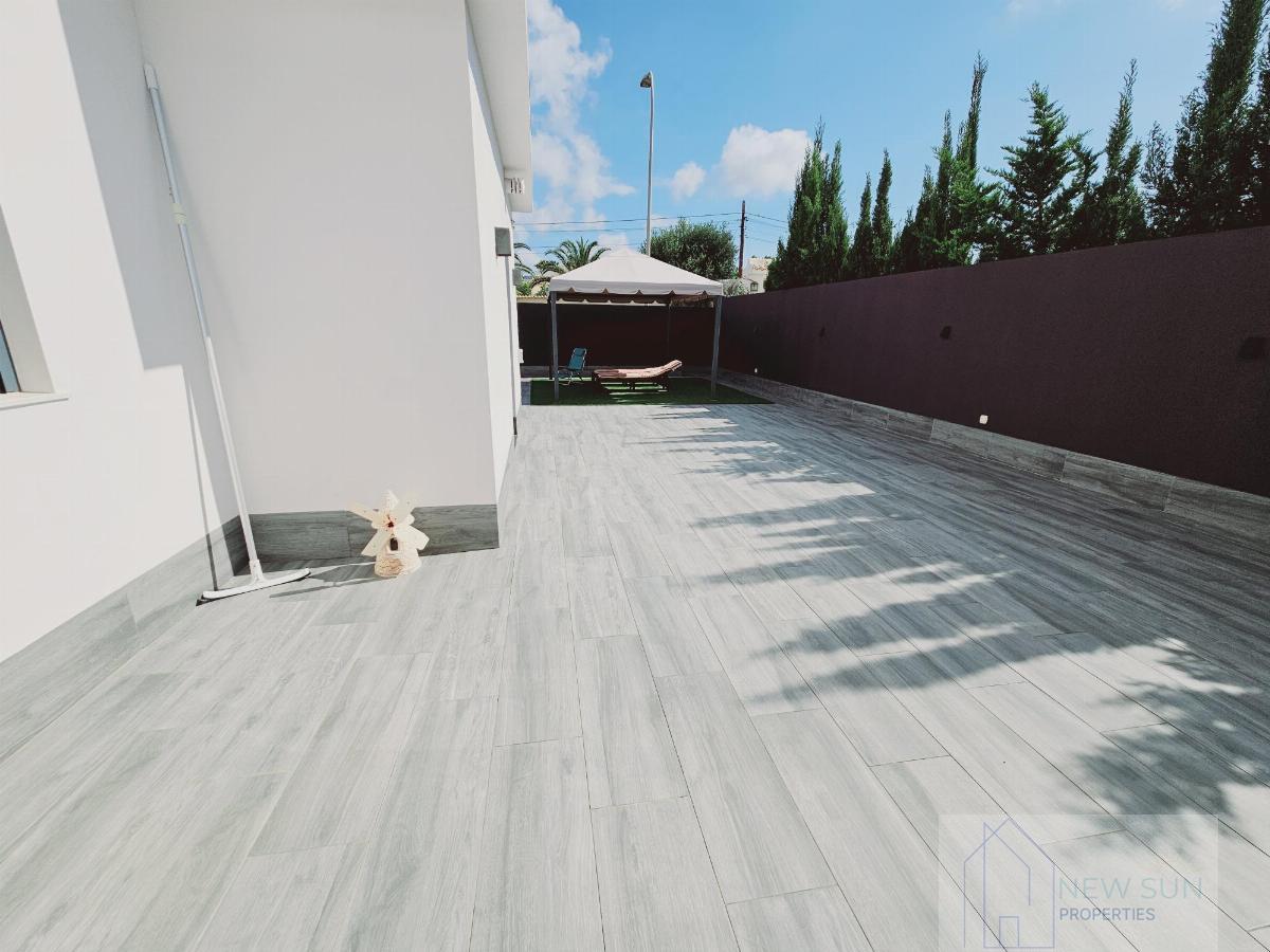 For sale of chalet in Torrevieja