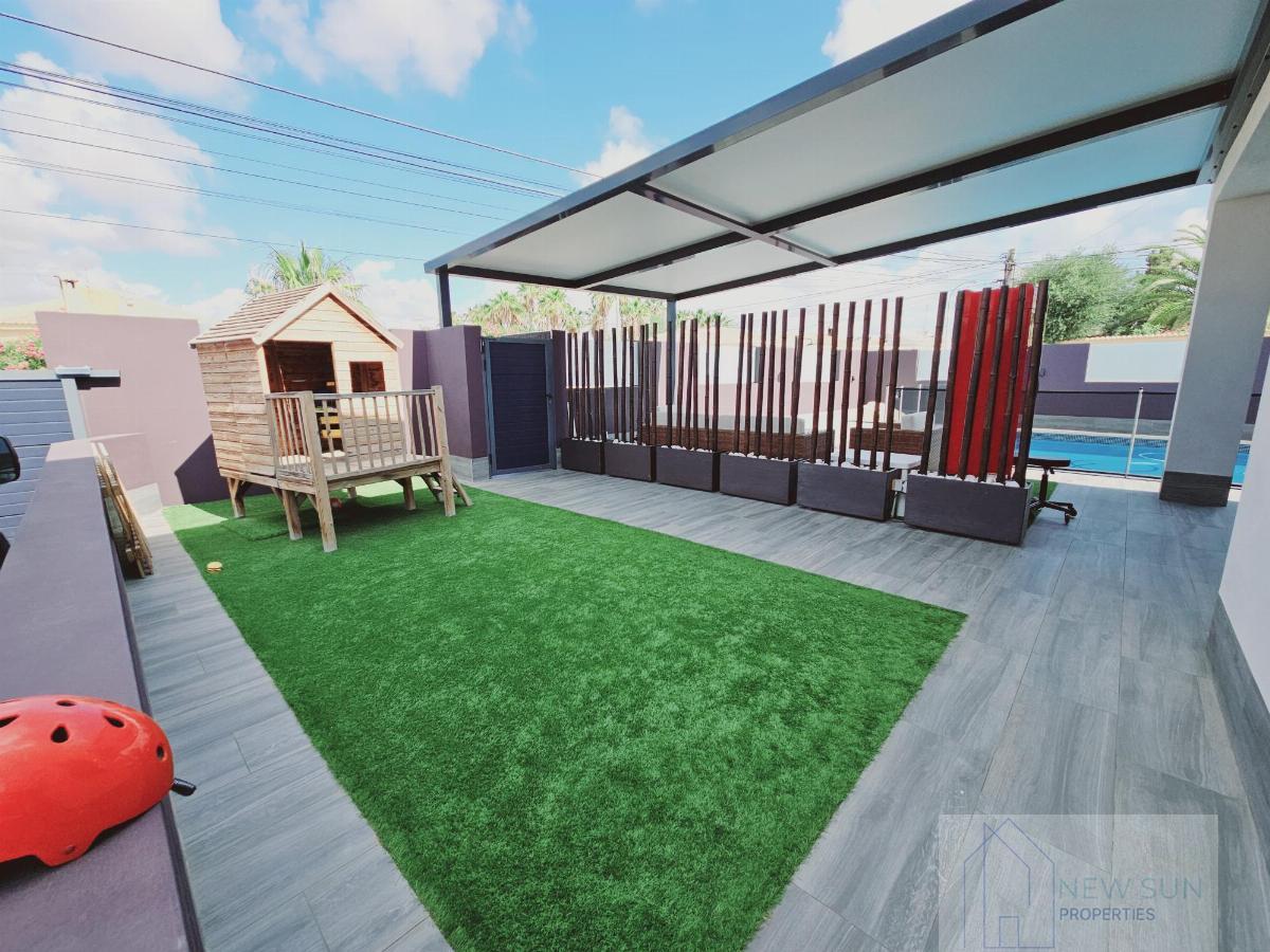 For sale of chalet in Torrevieja