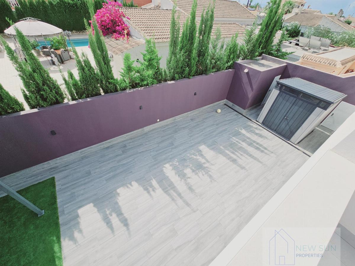 For sale of chalet in Torrevieja