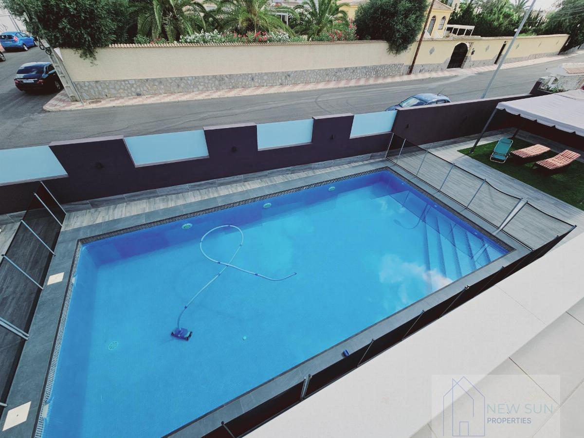 For sale of chalet in Torrevieja