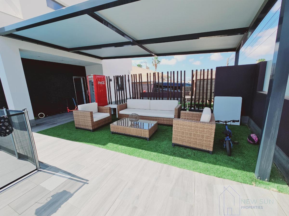 For sale of chalet in Torrevieja