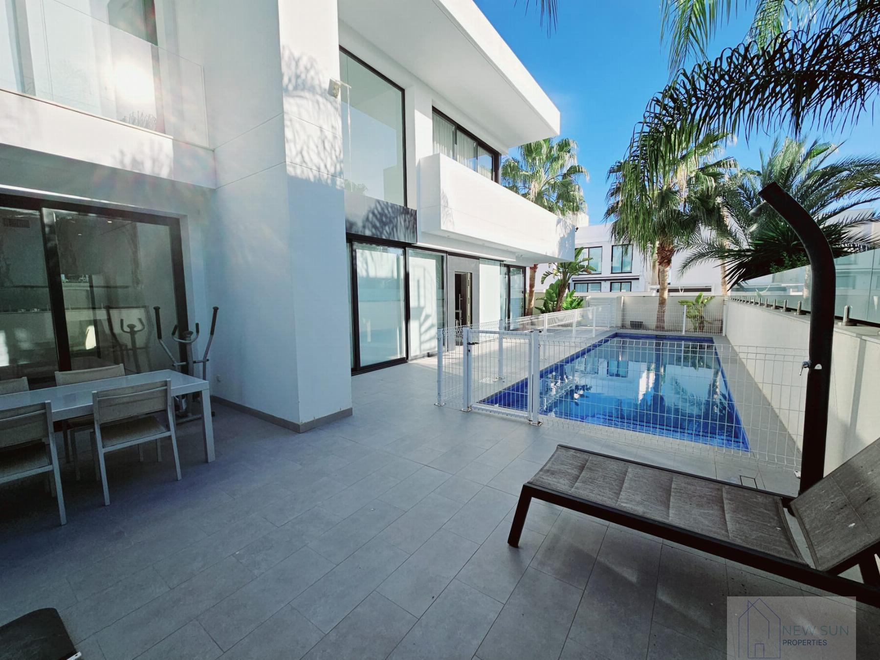 Venta de villa en Rojales