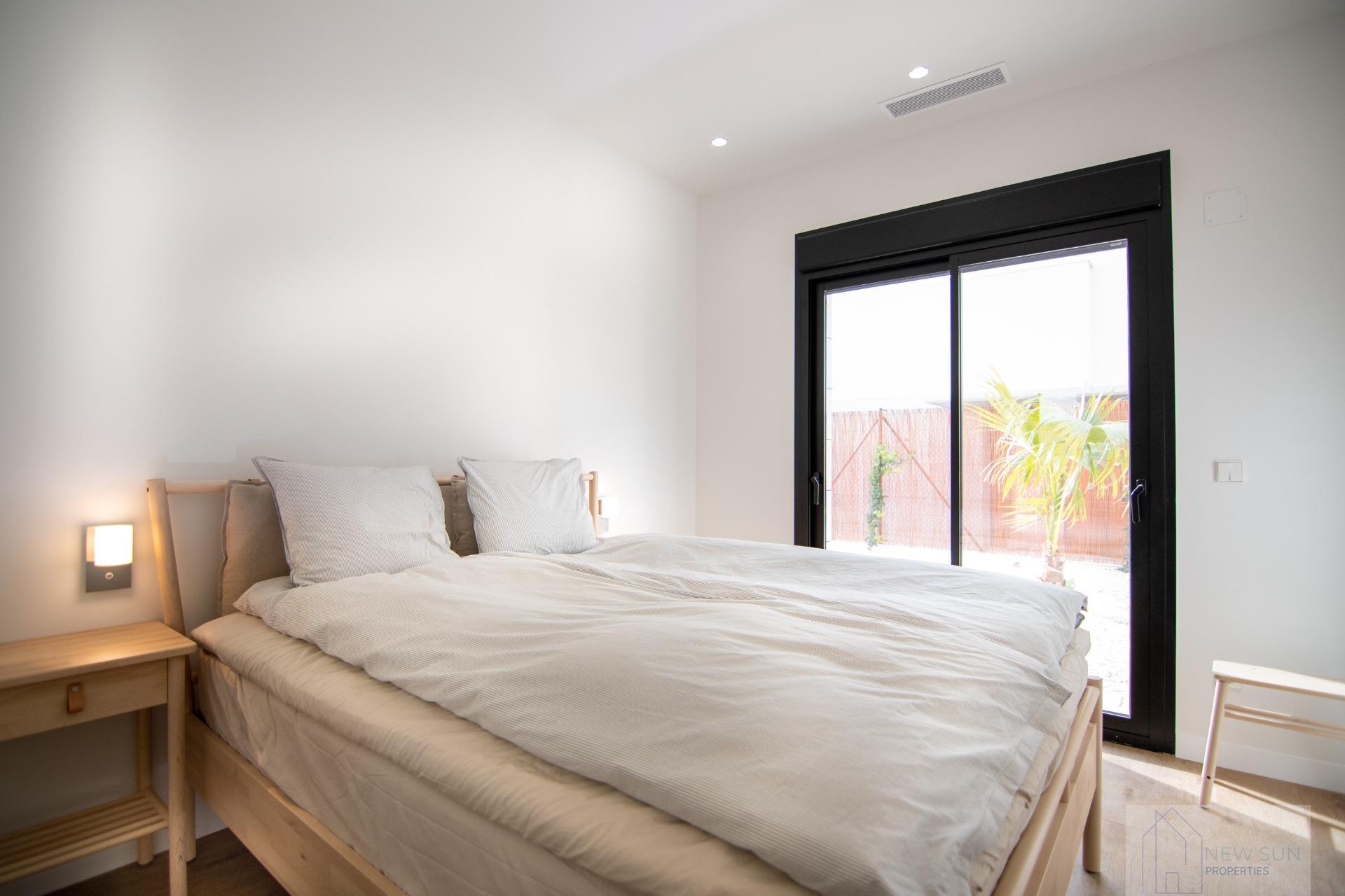 Venta de villa en Los Montesinos