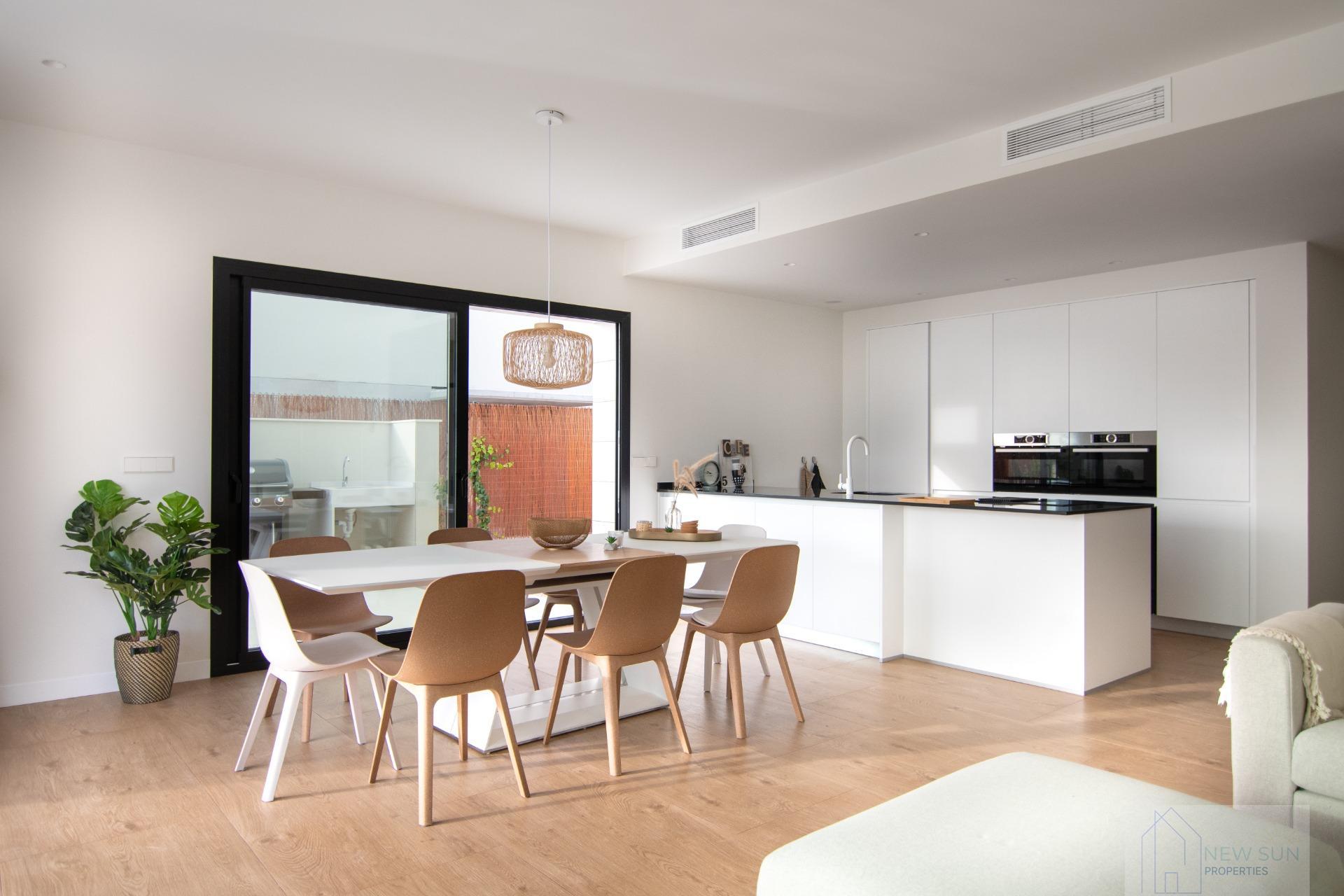 For sale of villa in Los Montesinos