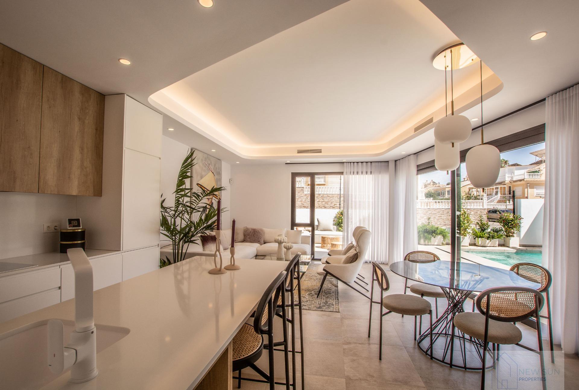 For sale of villa in Orihuela Costa