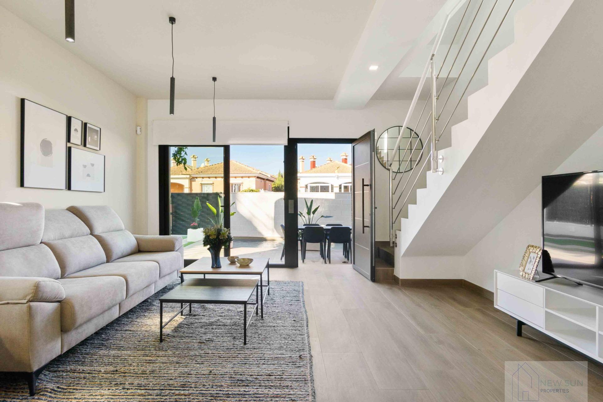Venta de casa en Los Montesinos
