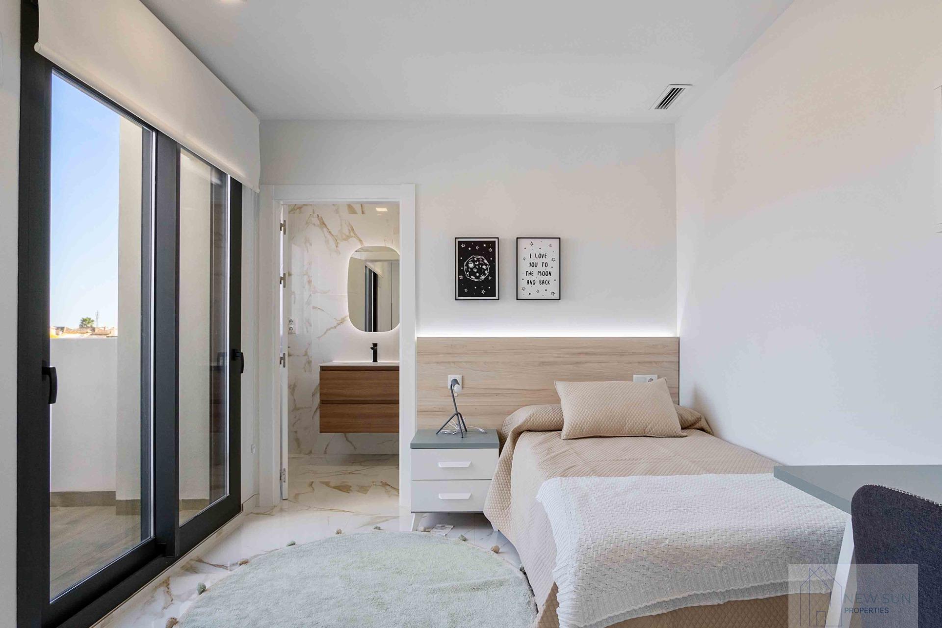 Venta de casa en Los Montesinos