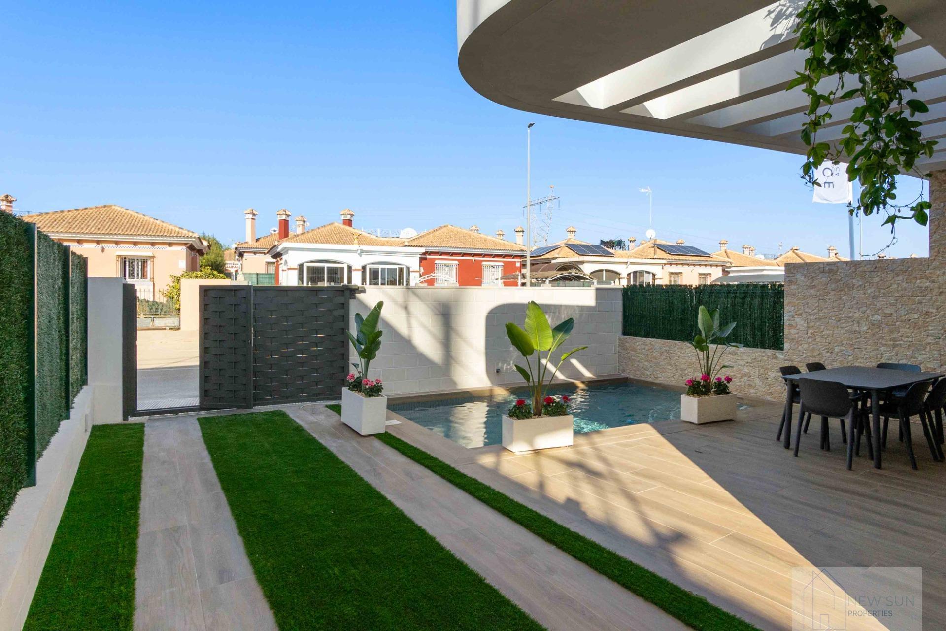 Venta de casa en Los Montesinos