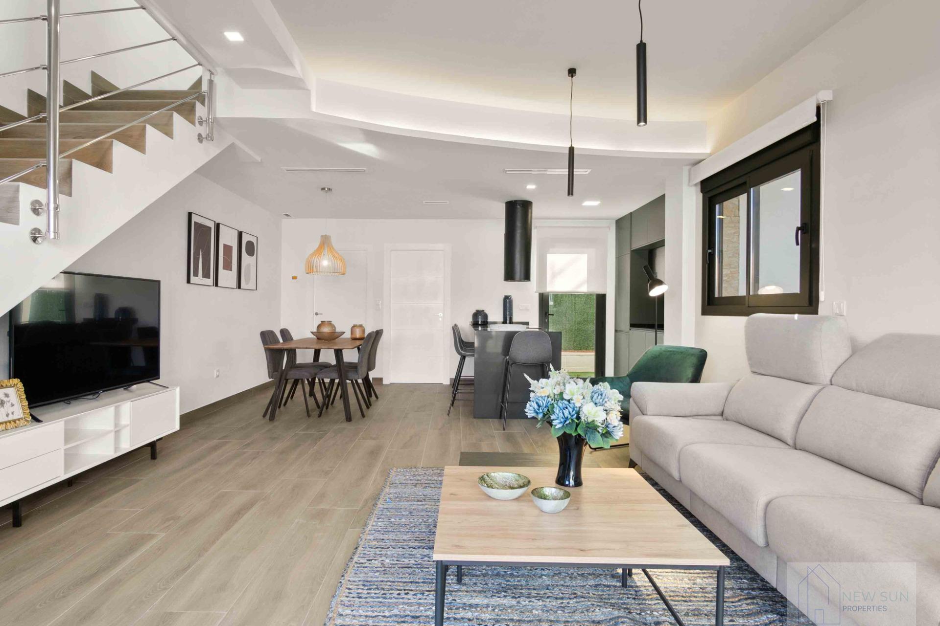 Venta de casa en Los Montesinos