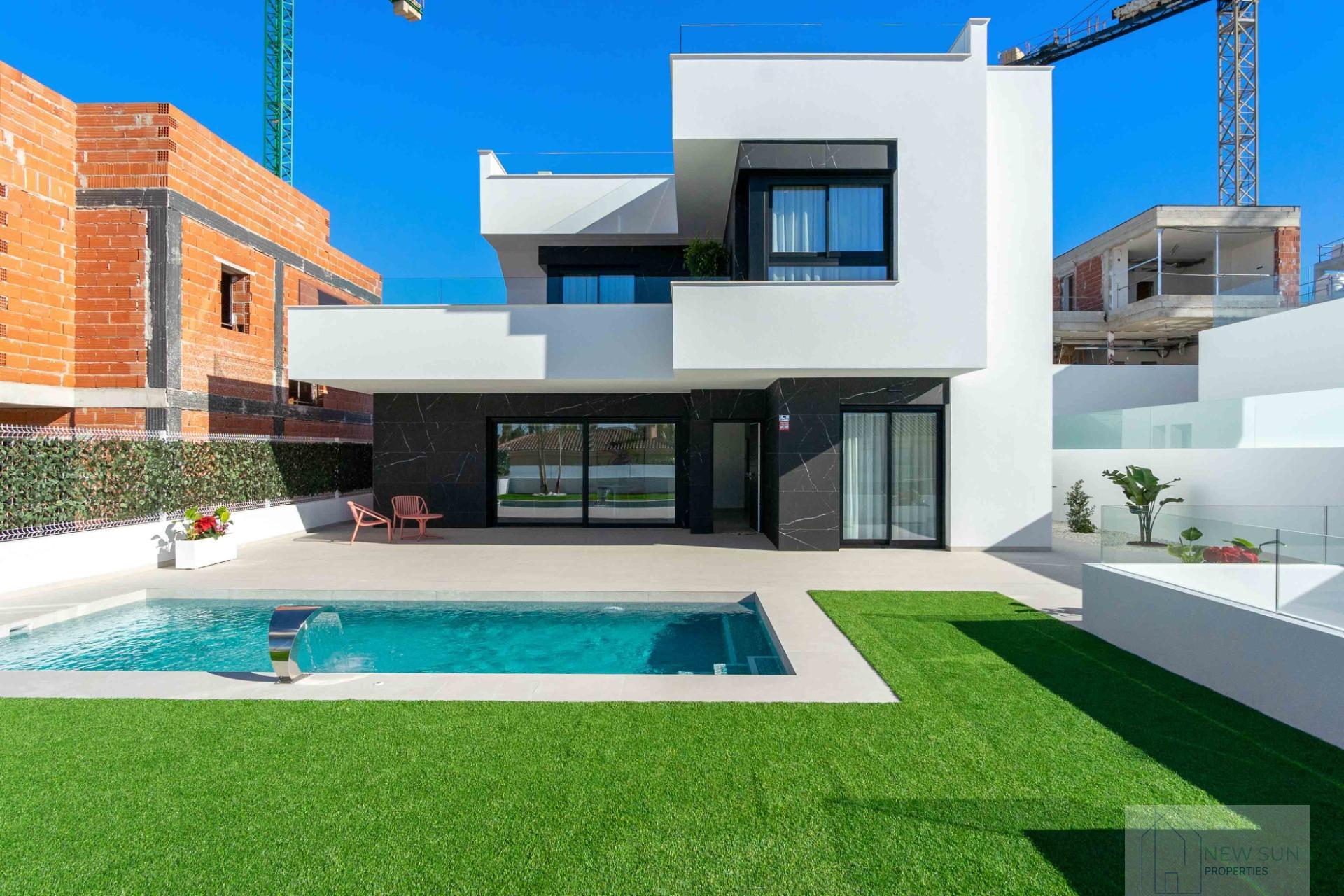 For sale of villa in Rojales