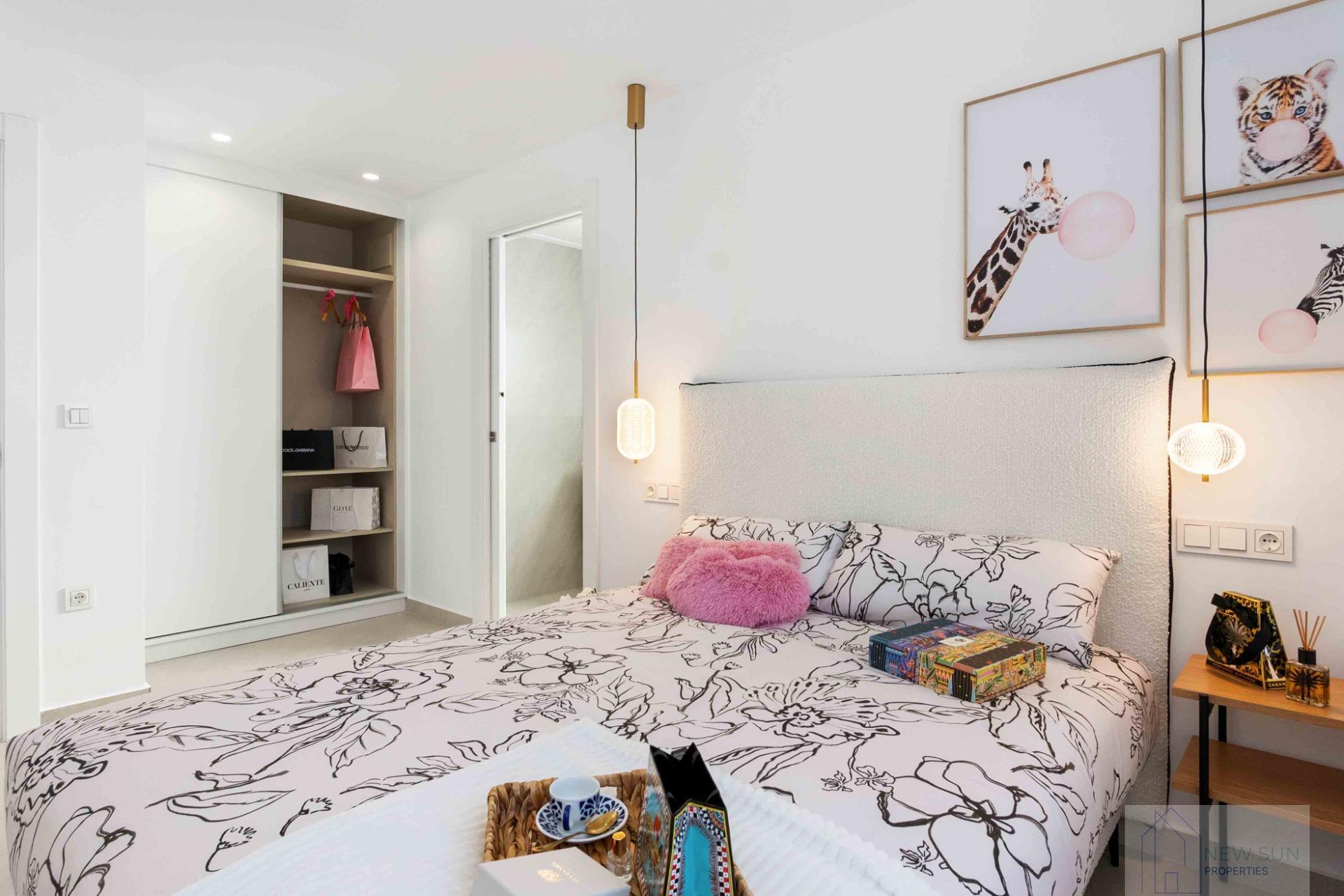 For sale of villa in Rojales