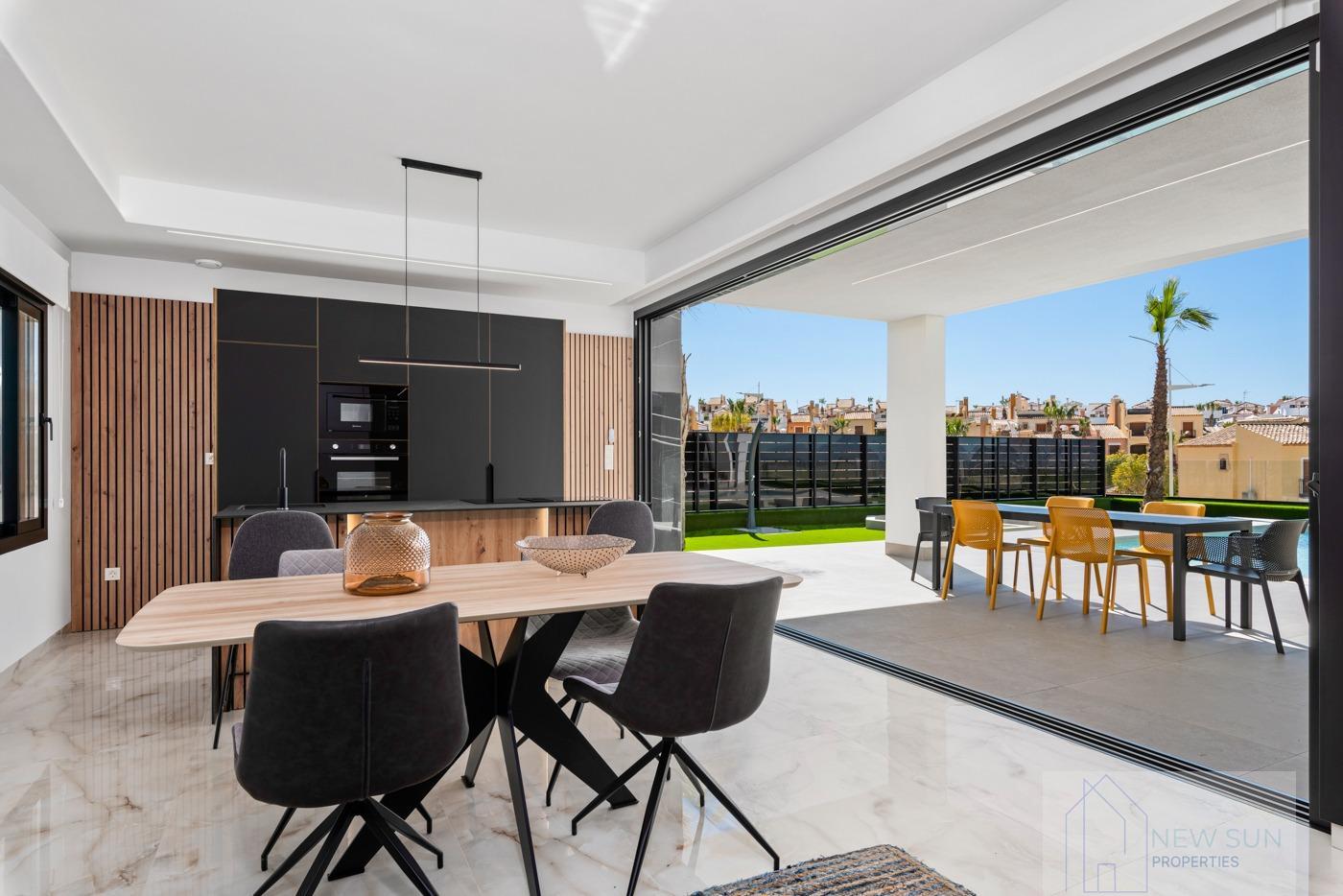 For sale of villa in Algorfa