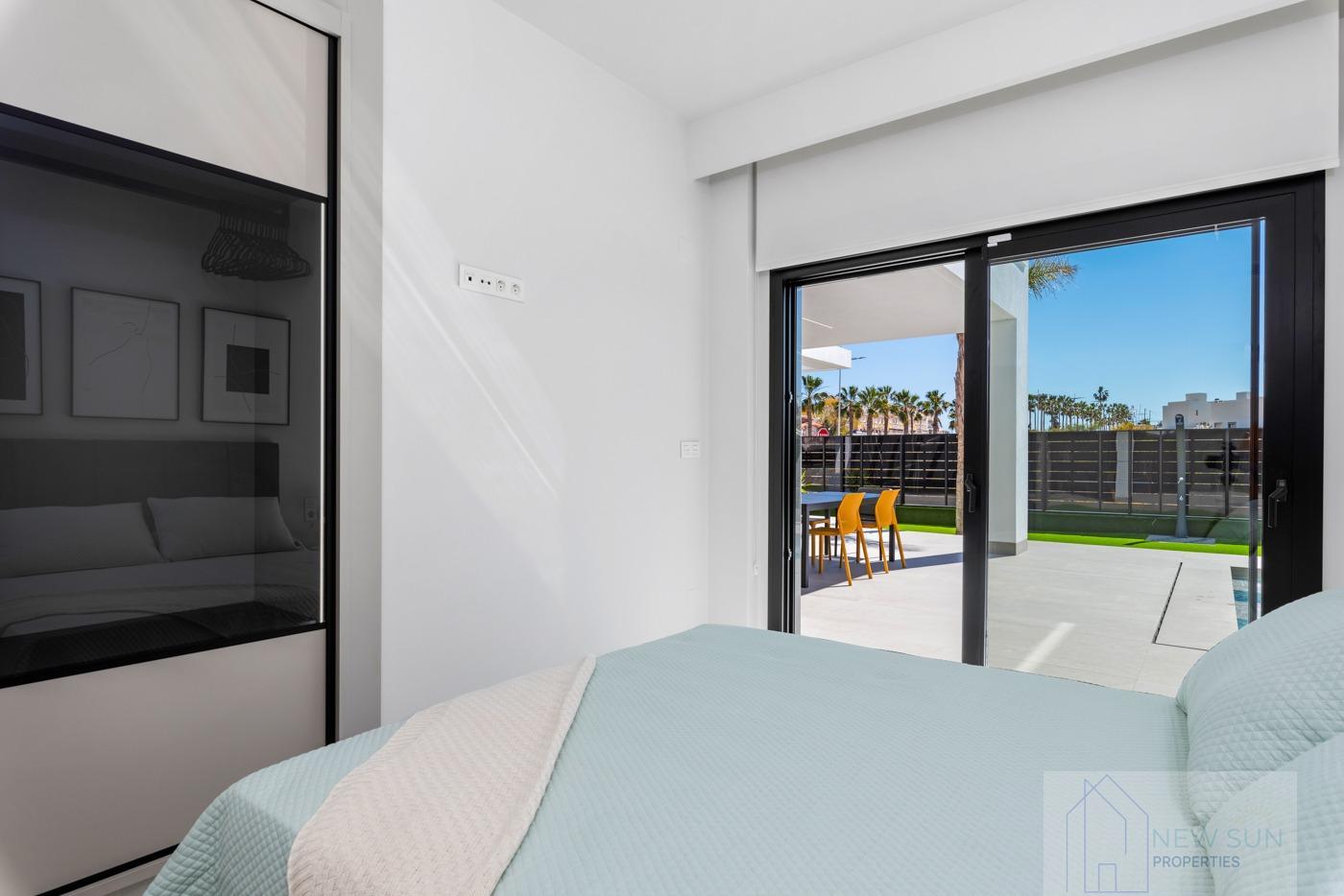 For sale of villa in Algorfa