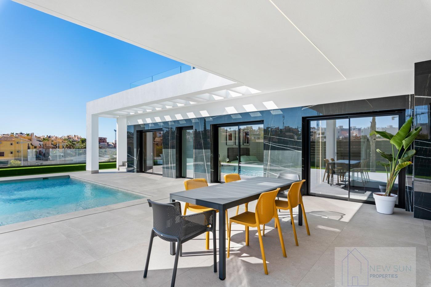 For sale of villa in Algorfa