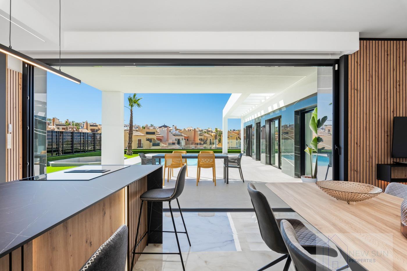 For sale of villa in Algorfa