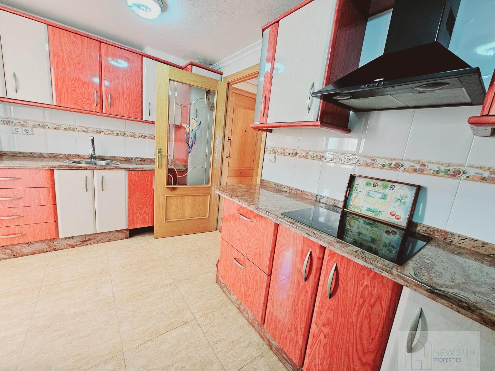 For sale of penthouse in Guardamar del Segura