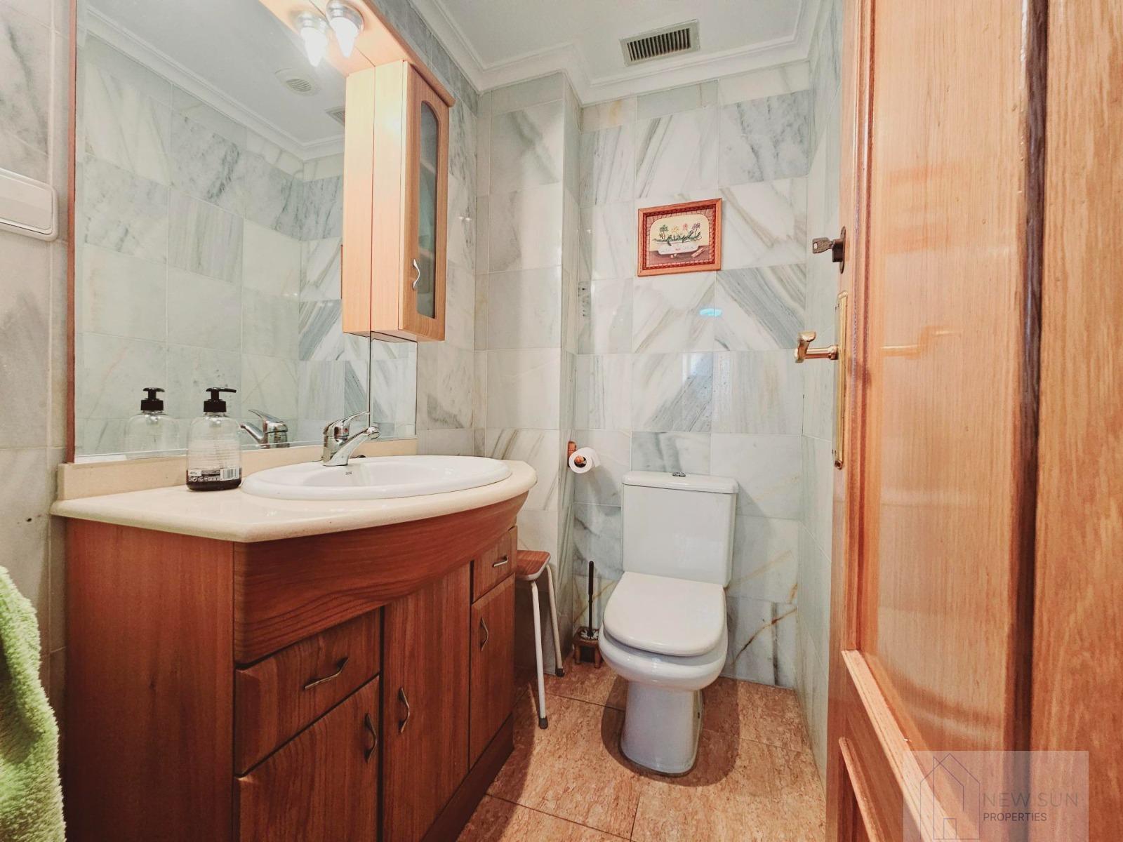 For sale of penthouse in Guardamar del Segura