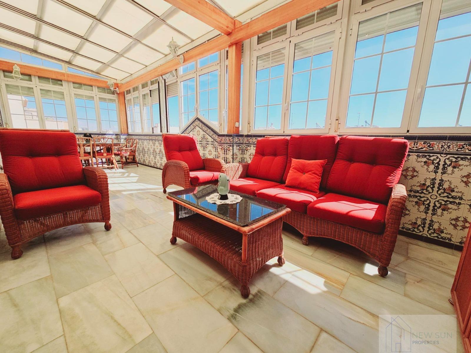 For sale of penthouse in Guardamar del Segura