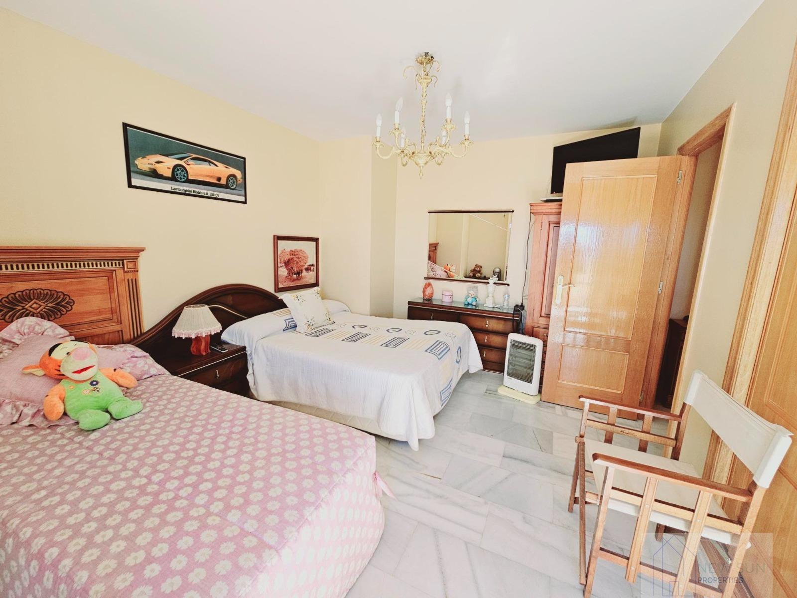 For sale of penthouse in Guardamar del Segura