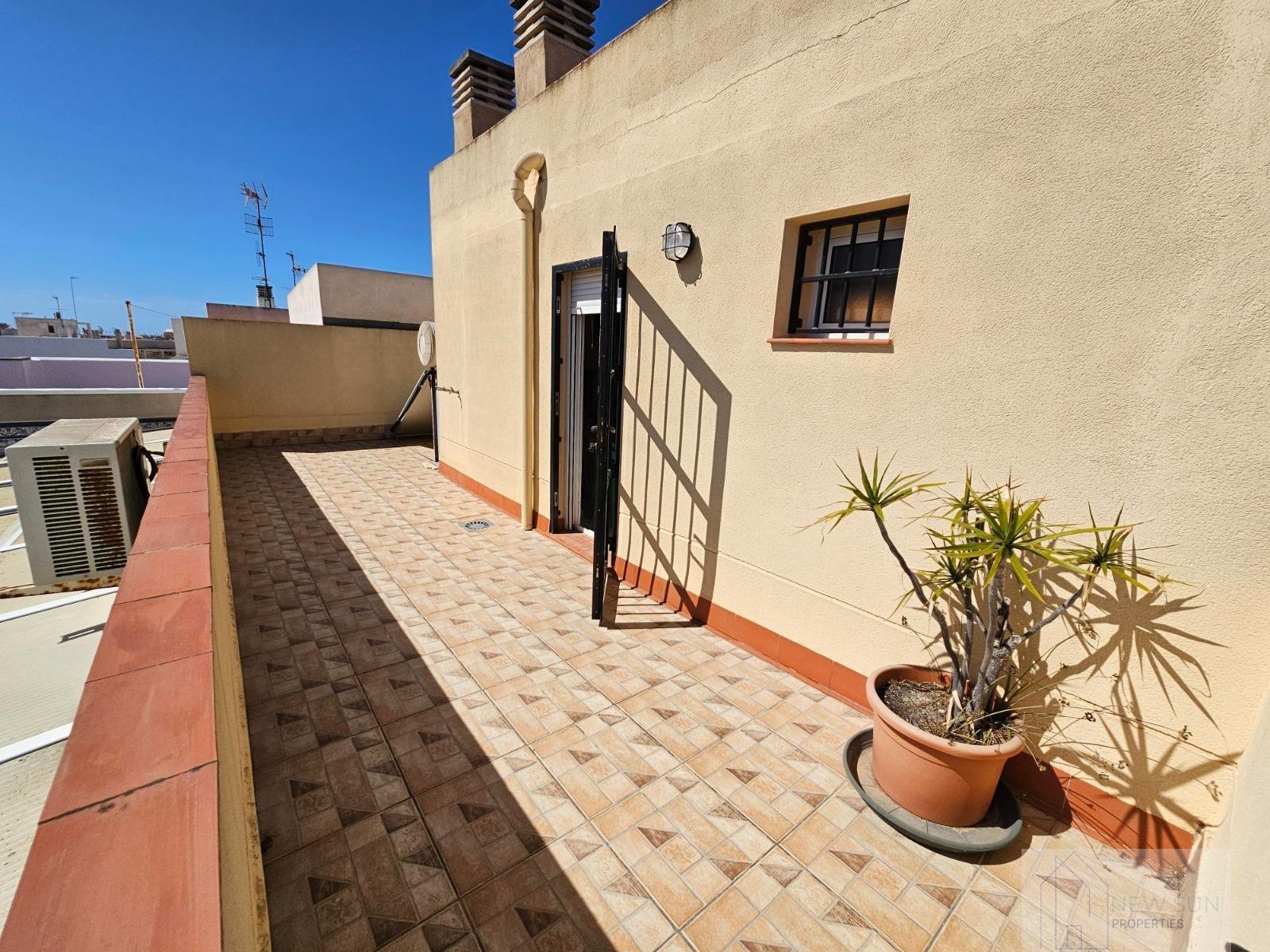 For sale of penthouse in Guardamar del Segura